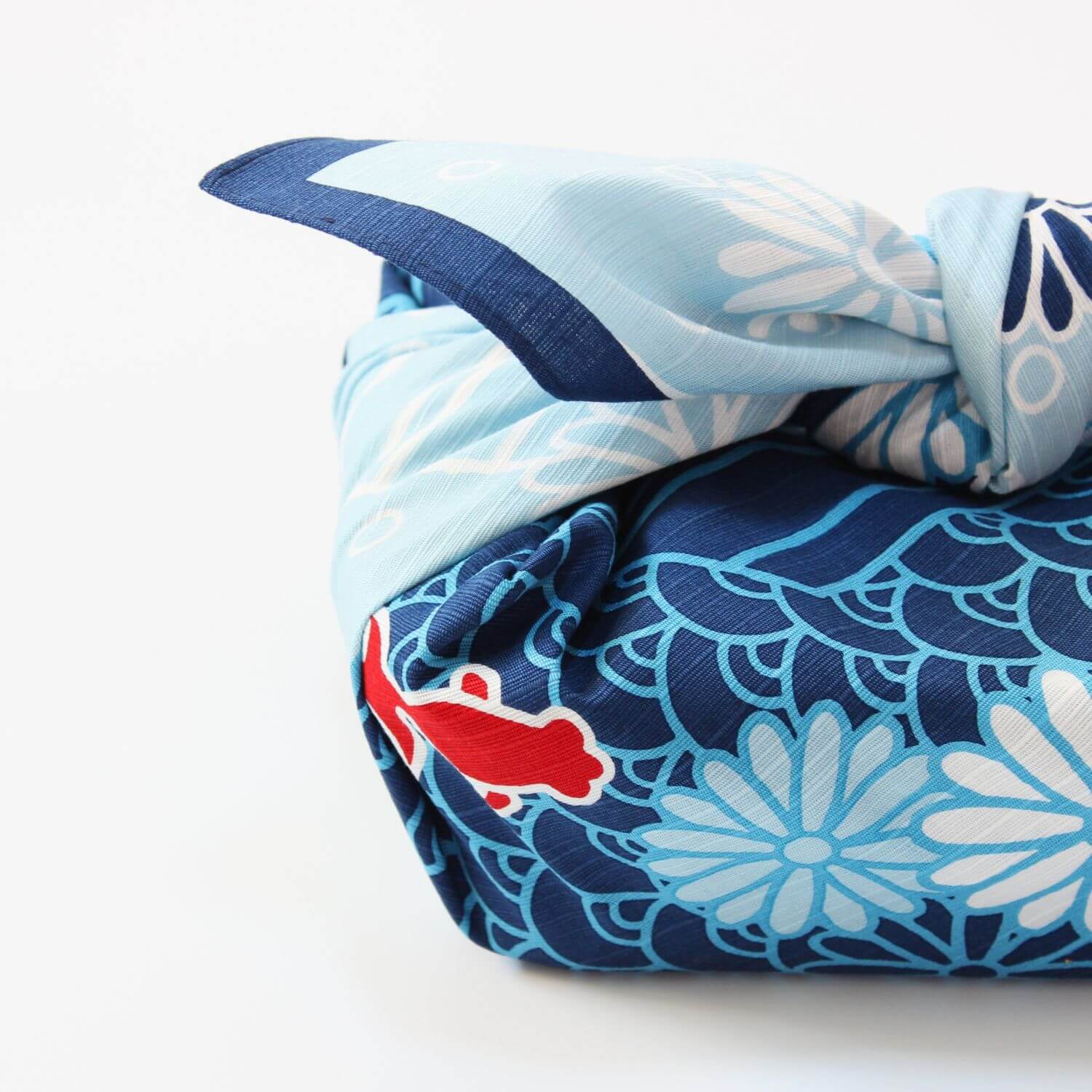 Hamamonyo Chrysanthemum and Goldfish Furoshiki Wrapping Cloth 70cm