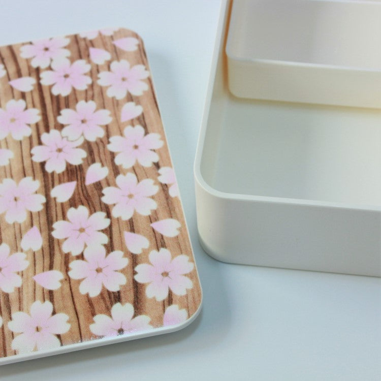 Close up shot showing the lid and inside of the Sakura Mokume Pink 1 Tier Bento Box