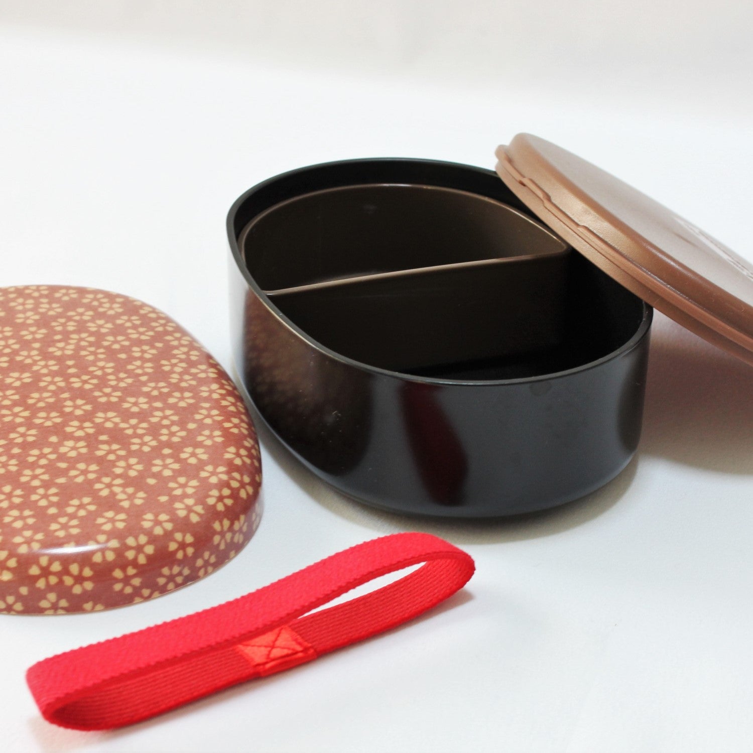 Majime Life Wagara Sakura 1 tier bento box from Japan Japanese bento boxes from Japan Made in Japan bento lunch boxes compact bento box pink sakura bento