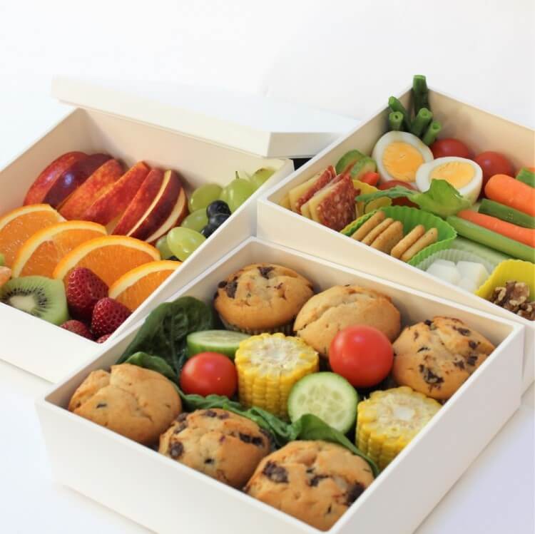 Food displayed inside the yukimi picnic bento box