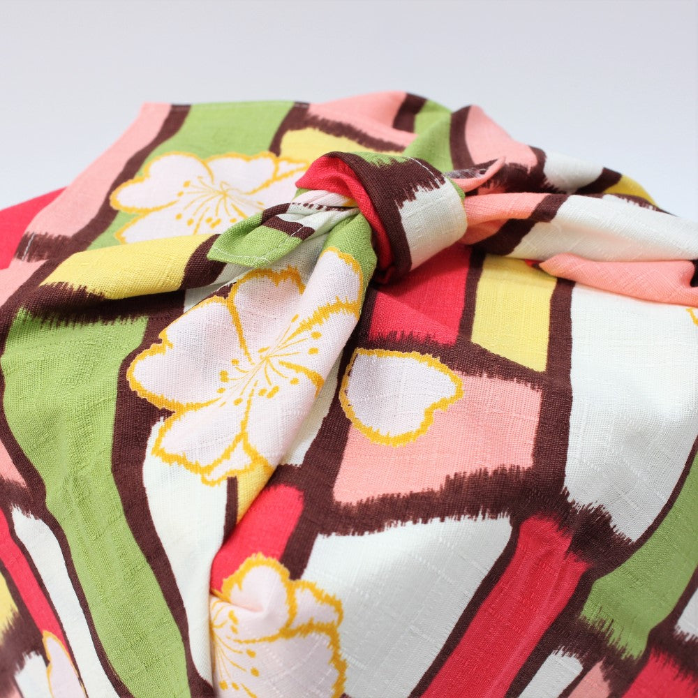 Top view of the knot of the Sakura Multi Furoshiki. 