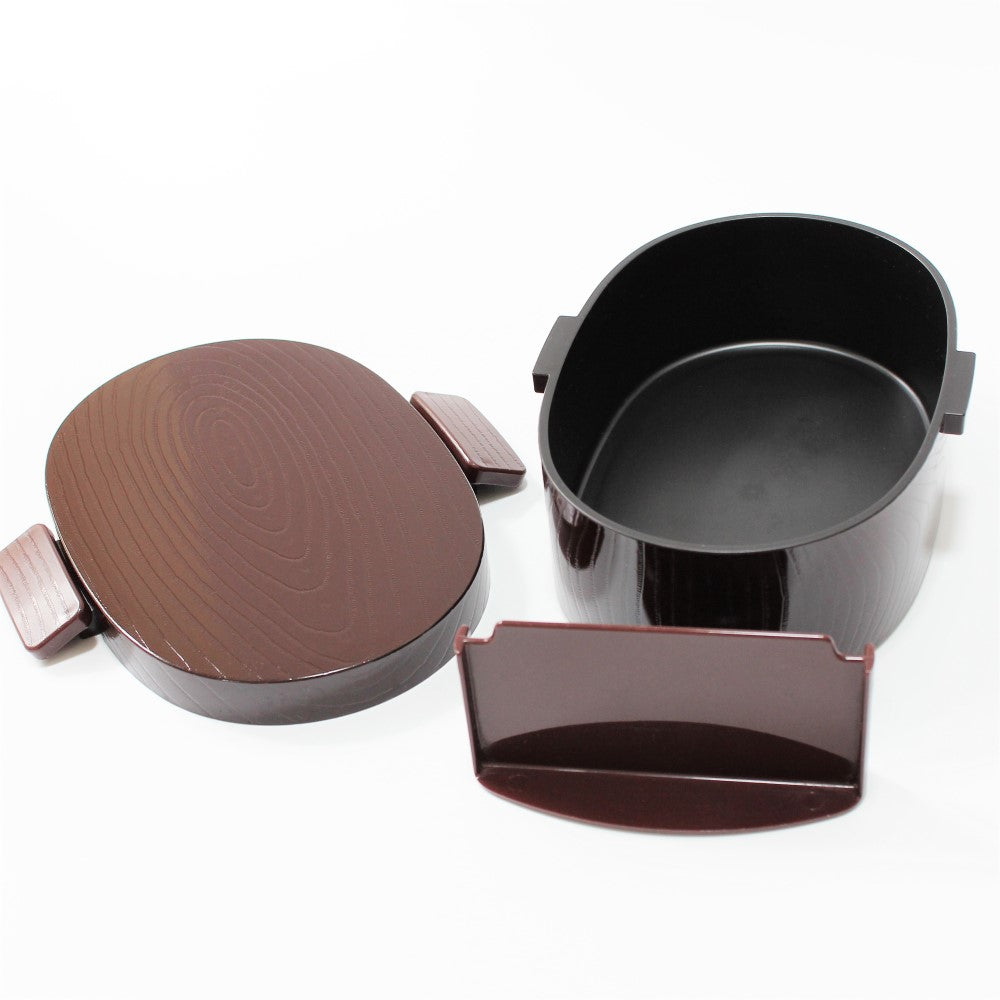Inner divider can be taken out from this lunch box