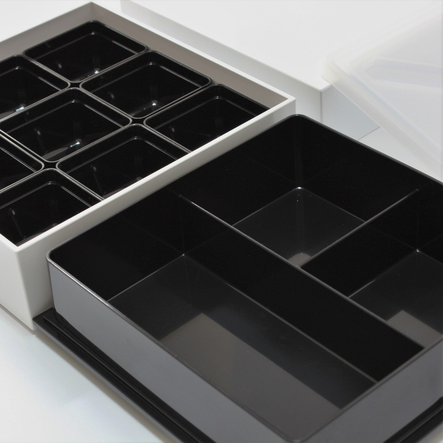 Shirayuki 2 Tier Picnic Bento Box will allow to hold a variety of foods and lets one bring out their food creativity. 
