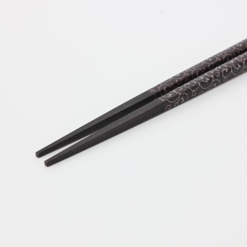 Majime Life Ohashi Collection Chopsticks Karakusa Iron Navy Blue pointed ends make it easy to pick up food. 